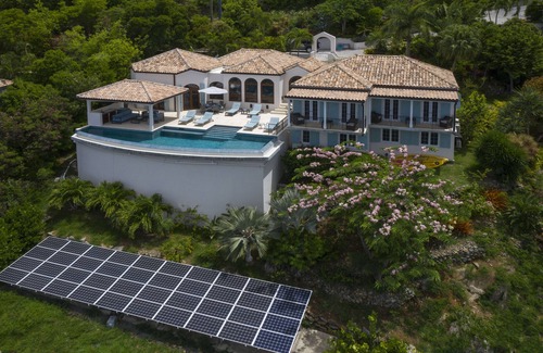 Rendezvous & Ditleff Villa | Impresionantes vistas, recientemente remodelada, fabulosa piscina infinita