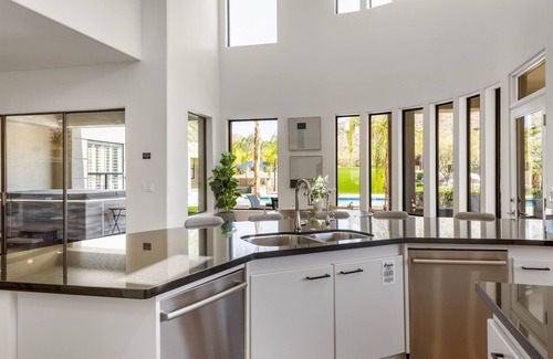 Pinnacle Peak Heights Casa | Stunning Views, Large Pool & Indoor Basketball