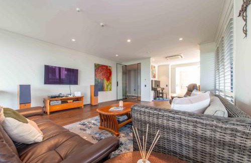 Remuera Apartamento | Stunning Views - Modern luxury 3 BR Apt in Remuera