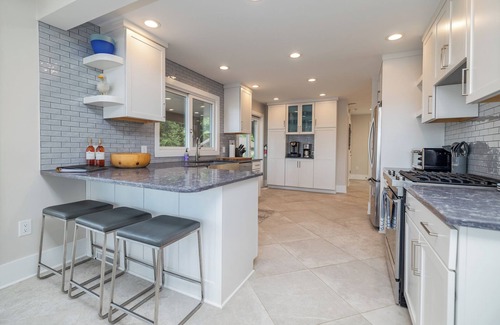 Littleton Casa | Stunning Views! New Luxury Home, 2 Boat & 2 PWC Lifts, Beach, 5 Suites w/ Baths