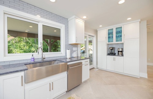 Littleton Casa | Stunning Views! New Luxury Home, 2 Boat & 2 PWC Lifts, Beach, 5 Suites w/ Baths