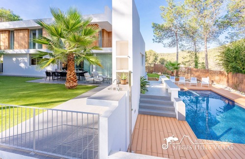 Olivella Villa | Impresionante Villa Angeles con piscina privada y aire acondicionado en una zona tranquila cerca de Sitges