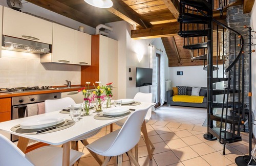 Mergozzo Casa | Preciosa casa de vacaciones para 2 personas con WIFI, TV y aparcamiento