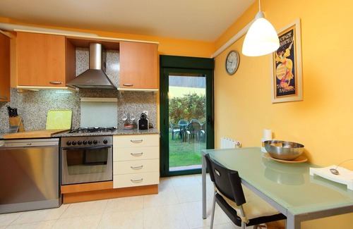 Tamarit Casa | Estupenda casa de vacaciones para 6 personas con piscina, WIFI, A/C, TV, terraza y aparcamiento