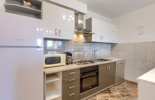 Martinski Casa | Estupenda casa de vacaciones para 8 personas con WIFI, A/C, piscina privada, TV y terraza