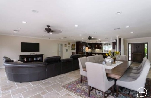 Woodland Hills Casa | IMPRESIONANTE NUEVA VILLA Retiro en un exclusivo vecindario seguro.