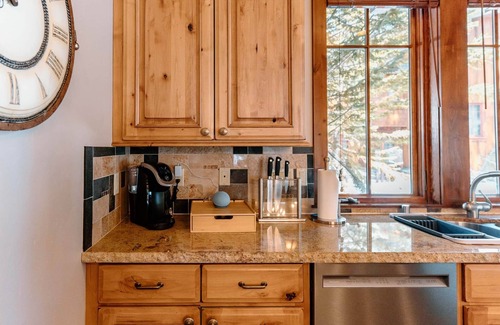 Homewood Villa | West Shore Lakeside Villa