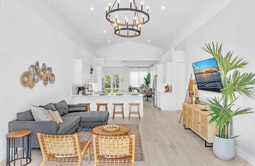 Poinsettia Heights Casa | Stunning Villa near Las Olas Beach Heated Pool
