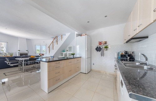Quesada Villa | Impresionante villa con piscina privada, terraza, balcón, aire acondicionado y Wi-Fi
