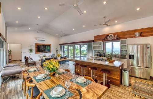 Villarreal Casa | Stunning Villa w/ Infinity Pool, Hot Tub, Entertainment Rooms & Beach Club Access