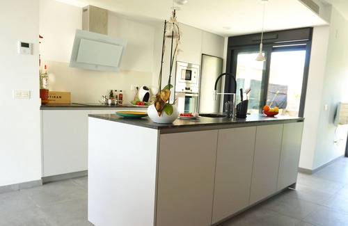 Vinaros Villa | Villa independiente con piscina privada para 6 personas con A/C y Wi-Fi