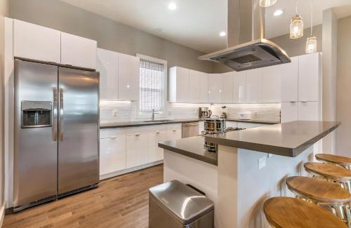 Mid-City Casa | Stunning Villas with Modern & Open Layout