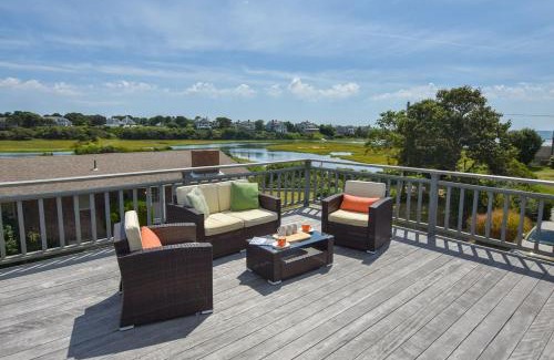 West Chatham Casa | Stunning Water Views 2 Decks By Beach