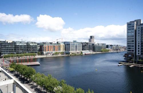 Grand Canal Dock Apartamento | Stunning waterfront apartment in Grand Canal Dock