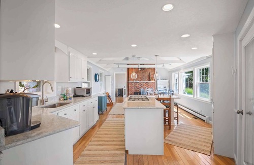 South Yarmouth Casa | Stunning Waterfront Home!