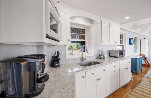 South Yarmouth Casa | Stunning Waterfront Home!