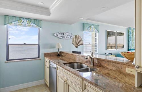 Punta Rassa Casa | Stunning Waterfront Residence with Panoramic Water Views