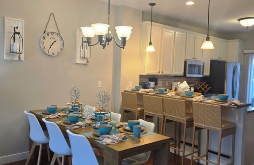 Ottawa Casa | Stunning Waterfront Rooftop in Heritage Harbor Sleeps 10-11!