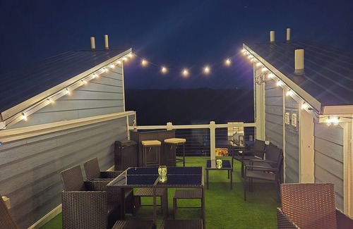 Ottawa Casa | Stunning Waterfront Rooftop in Heritage Harbor Sleeps 10-11!