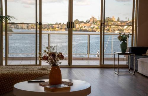 Abbotsford Casa | Stunning waterfront townhouse with shared swimpool, harbour view and free P