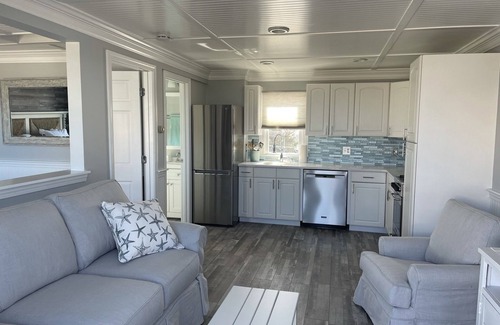 Humarock Cabaña | Stunning Waterfront at Beautiful Humarock Beach Opening