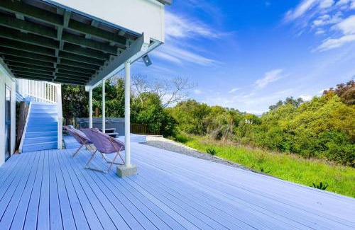 Bucklands Beach Casa | Stunning Waterfront Villa in Bucklands Beach