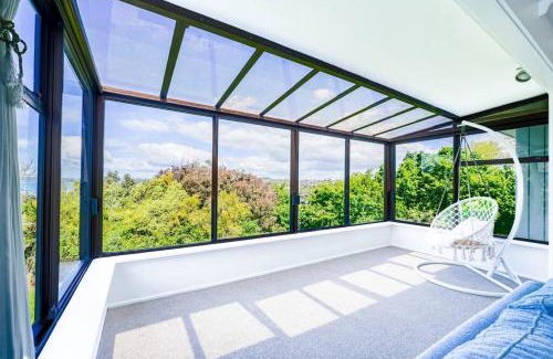 Bucklands Beach Casa | Stunning Waterfront Villa in Bucklands Beach