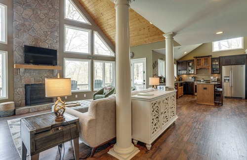 Chestnut Springs Casa | Stunning Wintergreen Resort Home: Ski & Golf!