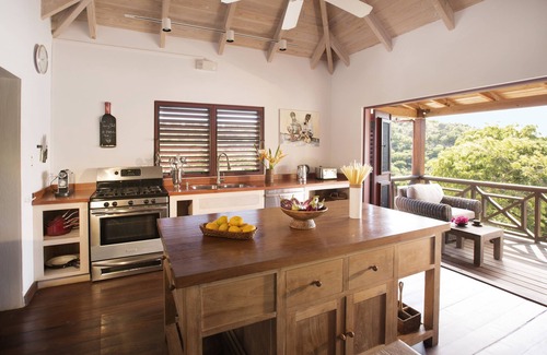 English Harbour Villa | Lujosas, impresionantes vistas al mar, piscina climatizada, petanca, Pigeon Beach 2 min, capacidad para 8 personas