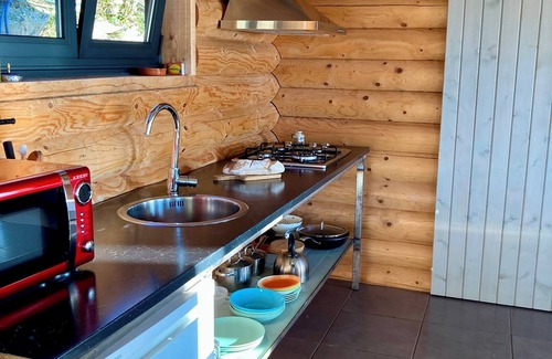 Molares Cabina | Sturdy solid wood cottage with panoramic mountain views
