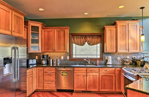Sturgis Casa | Gran 5BR Deadwood Area Home w / Bañera de hidromasaje y sala de juegos