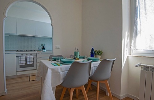 Sturla Apartamento | Sturla apartment with private parking convenient Gaslini/San Martino Hospitals