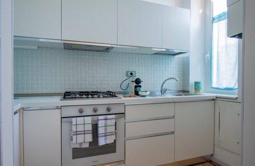 Sturla Apartamento | Sturla apartment with private parking convenient Gaslini/San Martino Hospitals