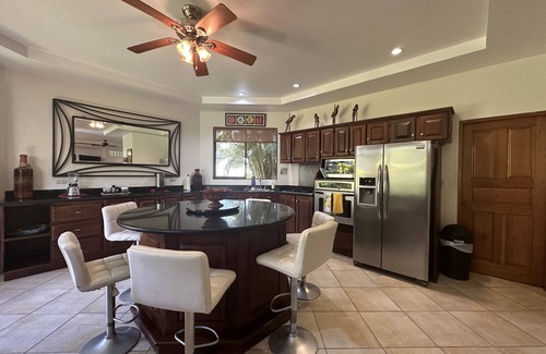 Playa Hermosa Casa | Stylish Sol&Arena+Pool Table+Private Jacuzzi+BBQ+Pet Friendly!