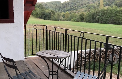 Itxassou Casa | STYLE BERGERIE DUPLEX MOUNTAINS AND RIVER