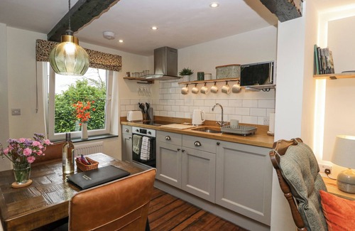 Keswick Cabaña | STYLE COTTAGE, pet friendly, with open fire in Keswick