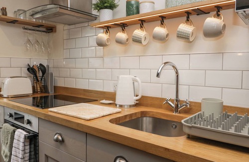 Keswick Cabaña | STYLE COTTAGE, pet friendly, with open fire in Keswick