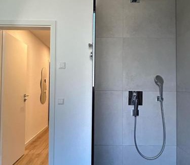 Bruchsal Apartamento | Stylische Designwohnung direkt am Schloss Bruchsal mit 80 m2