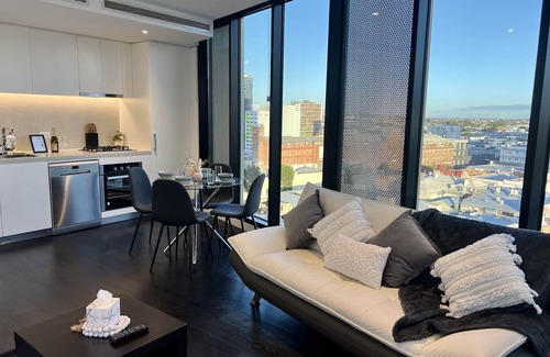 Fortitude Valley Apartamento | Stylish 1-Bed with Pool, Gym & Free Parking