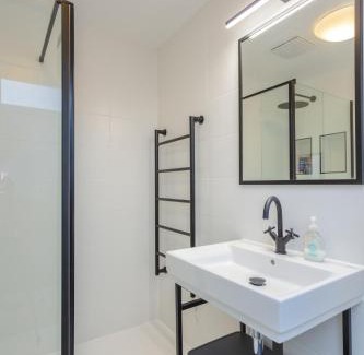The City of London Casa | Stylish 1 Bedroom Apartment in Holborn in a Great Location