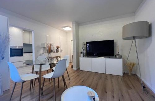 Matthaus Apartamento | Stylish 1-bedroom condo close to exhibition square
