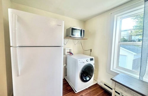 Mechanicsville Casa | Stylish 1-Bedroom Duplex home with Air Conditioning in Desirable Danville