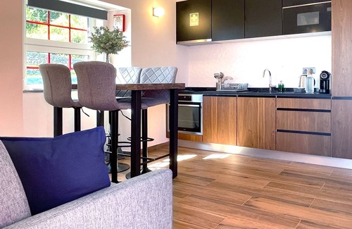 Calheta Casa | Stylish 1 Bedroom Stone House With Sea View In São Jorge, Azores (Belo Malandro)