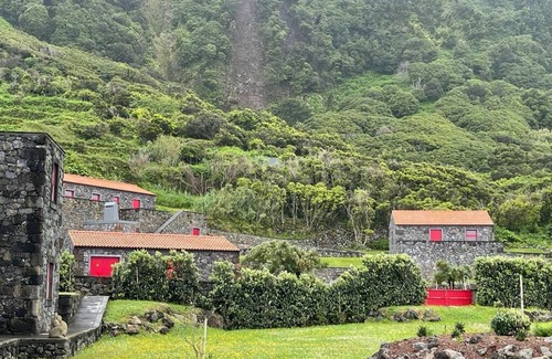 Calheta Casa | Stylish 1 Bedroom Stone House With Sea View In São Jorge, Azores (Belo Malandro)