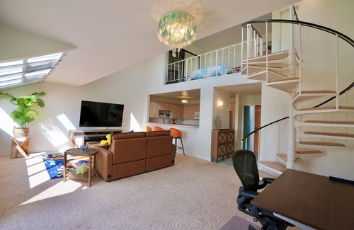South Redondo Condominio | Stylish 1-Bedroom Loft by the Ocean