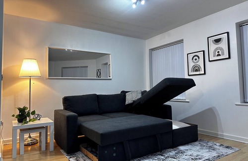 Birmingham City Centre Apartamento | Stylish 1-BR Apartment: Perfect for 4