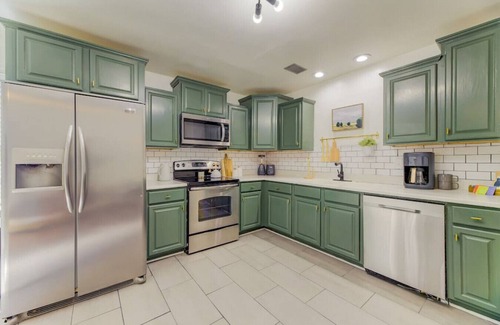 Earlewood Condominio | Stylish 1 BR Apt | Mins to ZOO, USC & Ft Jackson