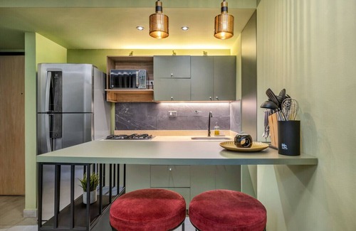 El Tesoro Apartamento | Stylish 19th floor loft near El Tesoro city view