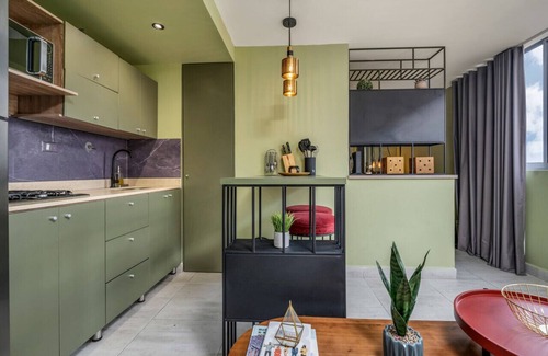 El Tesoro Apartamento | Stylish 19th floor loft near El Tesoro city view