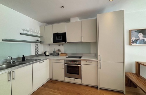 Larkhall Apartamento | Stylish 1BD Flat in Gated Community, Clapham